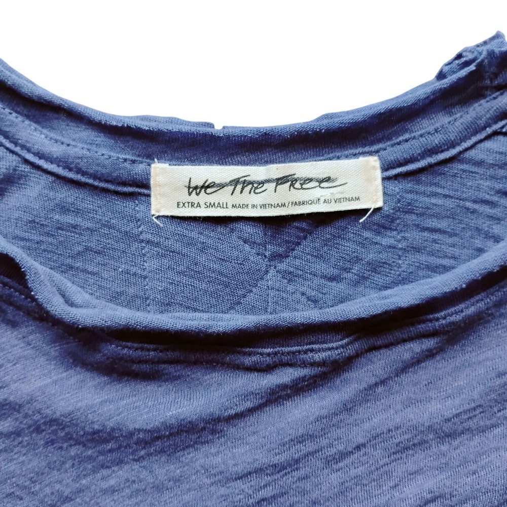 We The Free Long Sleeve Top Relaxed Tunic Tee XS Blue Asymmetrical Hem Runs Big - Picture 2 of 4